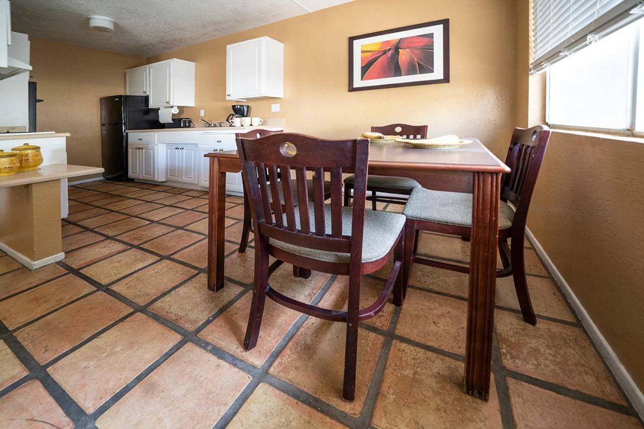 Tuscany Manor Палм Спринг Екстериор снимка
