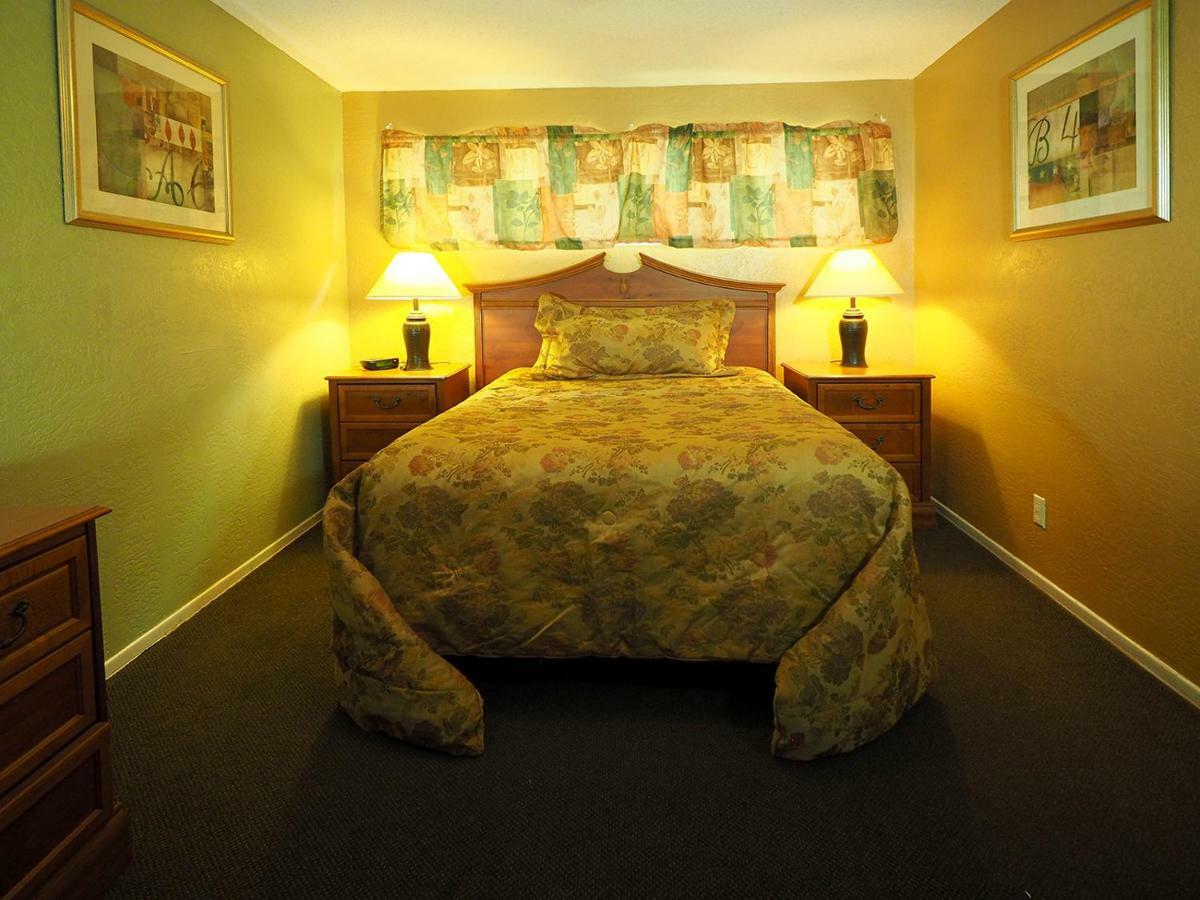 Tuscany Manor Палм Спринг Екстериор снимка